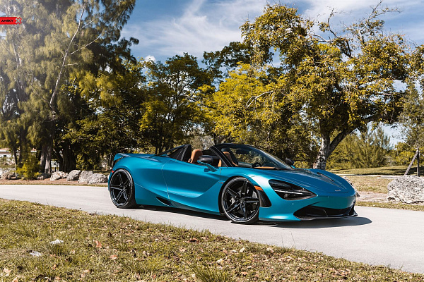 Фото дисков Anrky AN15 Черный глянец на McLaren 720S