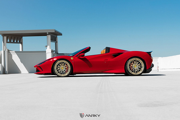 Фото дисков Anrky S3-X1 Глянцевое золото на Ferrari F8