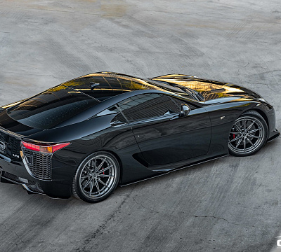 Фото дисков Brixton Forged R11-R на Lexus LFA