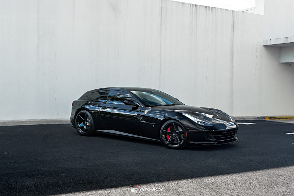 Фото дисков Anrky RS5.1 Черный глянец на Ferrari GTC4Lusso