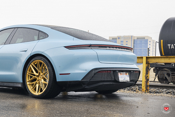 Фото дисков Vossen EVO-5 Глянцевое золото на Porsche Taycan I
