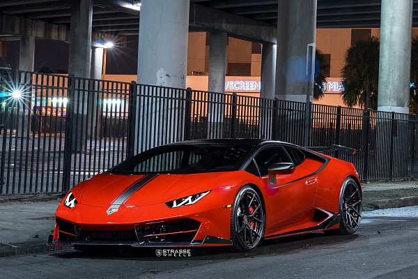 Фото дисков Strasse Wheels SM5R Deep Concave Duoblock Черный сатин на Lamborghini Huracan