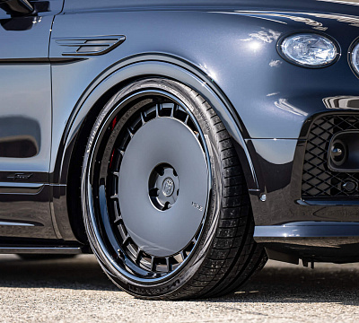 Фото дисков HRE 935 на Bentley Bentayga
