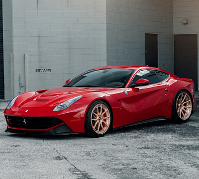 Фото дисков Strasse Wheels SV5 Deep Concave Duoblock на Ferrari 812