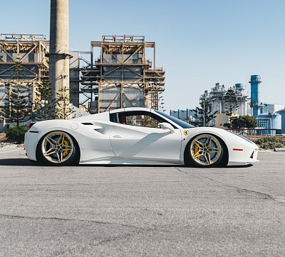 Фото дисков MV Forged VL22 на Ferrari 488