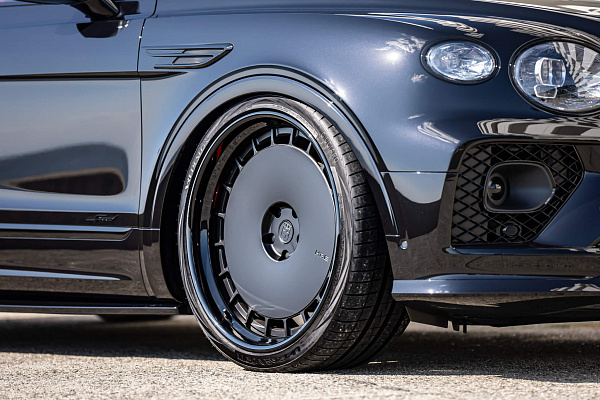 Фото дисков HRE 935 Черный сатин на Bentley Bentayga