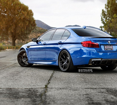 Фото дисков Strasse Wheels SM5R Deep Concave Monoblock на BMW 5/M5 (F10)
