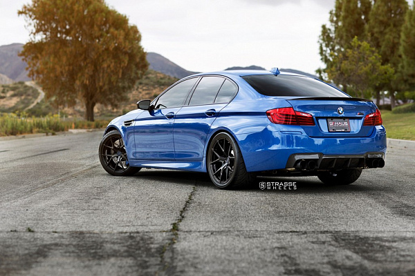 Фото дисков Strasse Wheels SM5R Deep Concave Monoblock Другой цвет на BMW 5/M5 (F10)