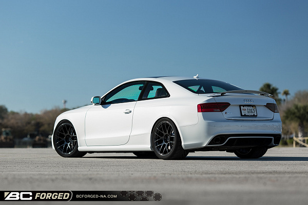 Фото дисков BC Forged RS40 Черный глянец на Audi A/S/RS 5 (8T)