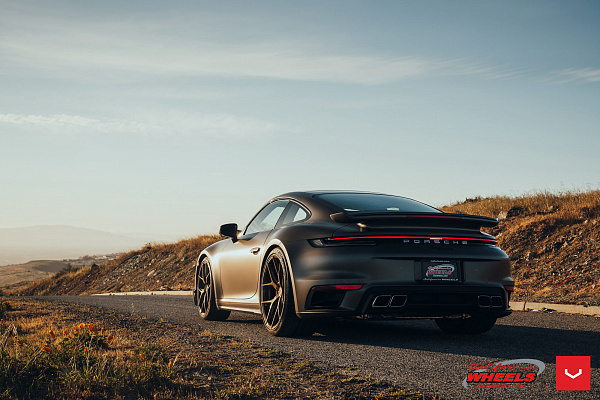 Фото дисков Vossen HF-5 Глянцевый графит на Porsche 911 VIII