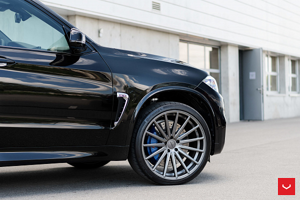 Фото дисков Vossen VFS-2 Глянцевый графит на BMW X5/X5 M (F15/F85)