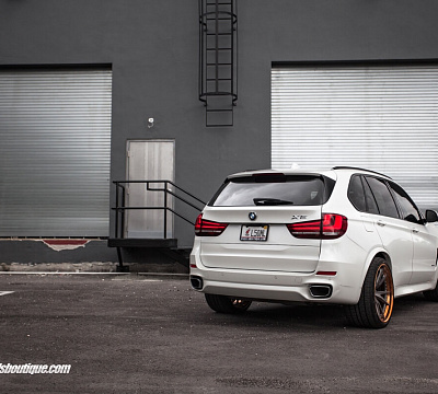 Фото дисков HRE S104 на BMW X5/X5 M (F15/F85)
