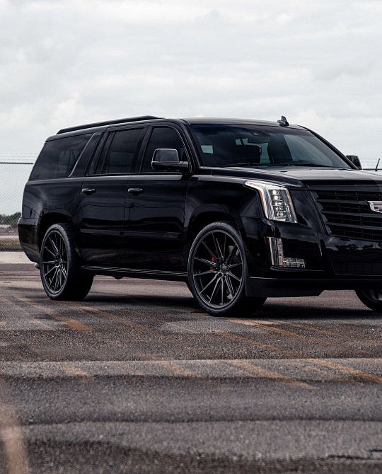 Фото дисков HF6-1 Глянцевый темный лак на Cadillac Escalade IV