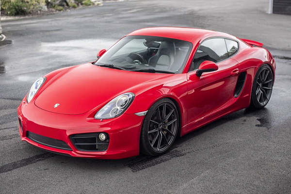 Фото дисков Bola FLC Сатиновый графит на Porsche Cayman II