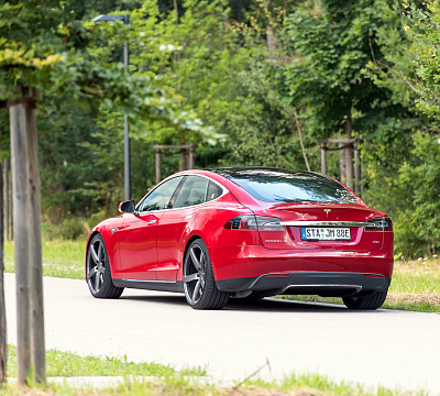 Фото дисков Vossen CV3 на Tesla Model S