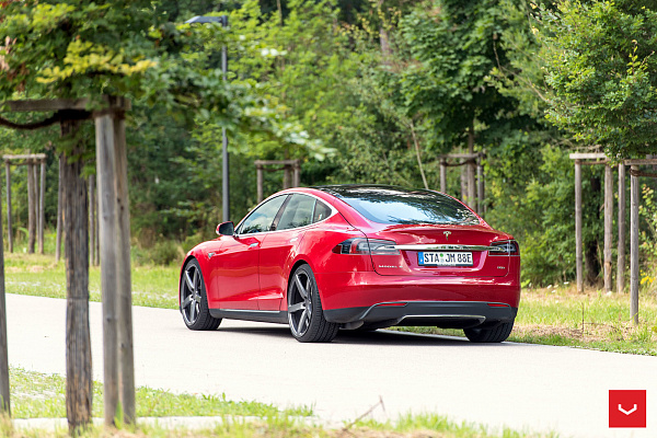 Фото дисков Vossen CV3 Глянцевый графит на Tesla Model S