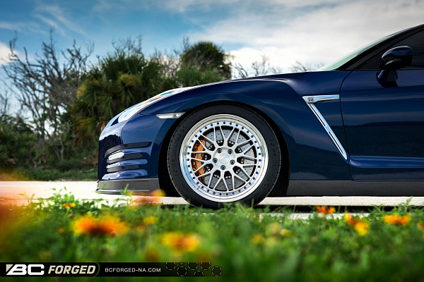 Фото дисков BC Forged LE81 // MLE81 Глянцевый лак на Nissan GT-R