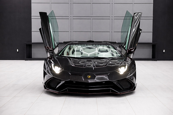 Фото дисков Brixton Forged NC01-R Черный сатин на Lamborghini Aventador