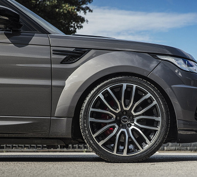 Фото дисков Kahn Pace Car на Range Rover Sport II