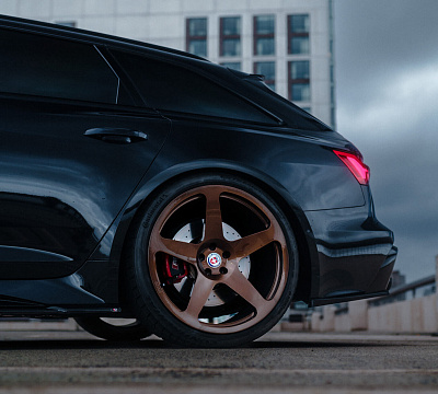 Фото дисков HRE 305M на Audi A/RS 6 (C8)