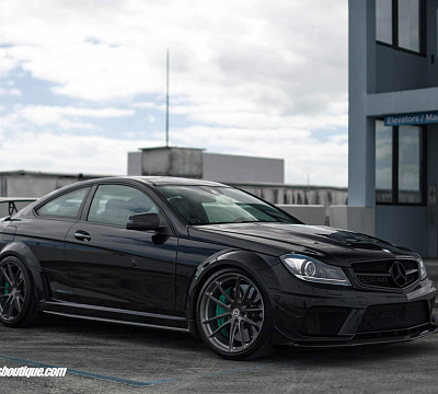 Фото дисков HRE P104 на Mercedes-Benz C-Class (W204)