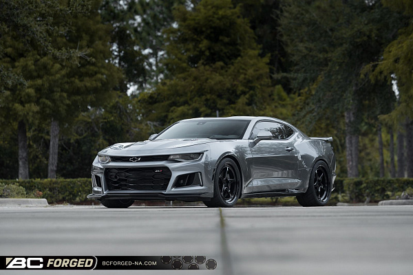 Фото дисков BC Forged LE51 // MLE51 Черный глянец на Chevrolet Camaro VI