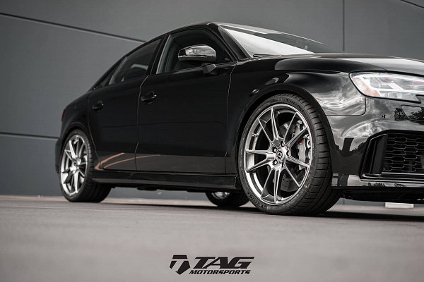 Фото дисков HRE FF04 Серебро на Audi A/S/RS 3 (8V)