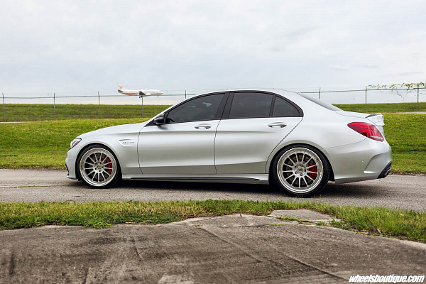 Mercedes-Benz C63 S AMG