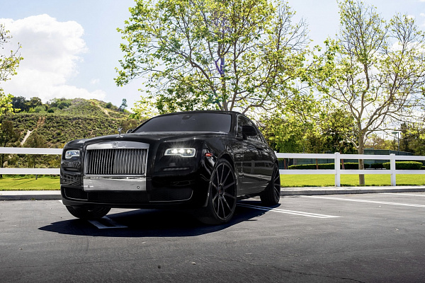 Фото дисков Savini SV41 Другой цвет на Rolls-Royce Ghost I