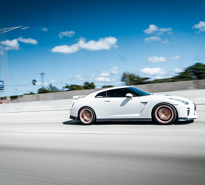 Фото дисков Strasse Wheels SM5R Deep Concave Monoblock на Nissan GT-R