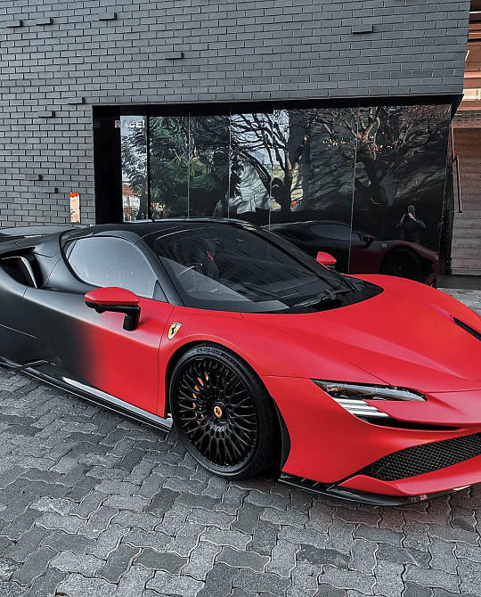 Фото дисков TR20 Черный сатин на Ferrari SF90