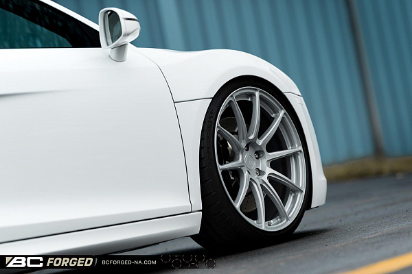 Фото дисков BC Forged RZ10 Глянцевый лак на Audi R8 (Typ 42)