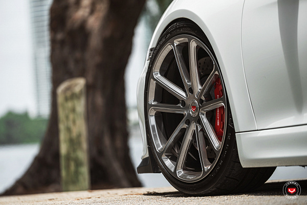 Фото дисков Vossen CG-203 Глянцевый лак на Porsche Cayman II