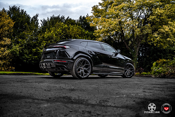 Фото дисков NOVITEC NL4 Черный сатин на Lamborghini Urus