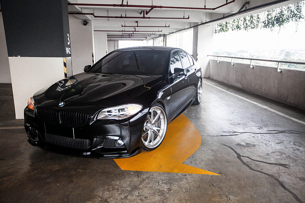 Фото дисков HRE S104 Сатиновый тонированный лак на BMW 5/M5 (F10)