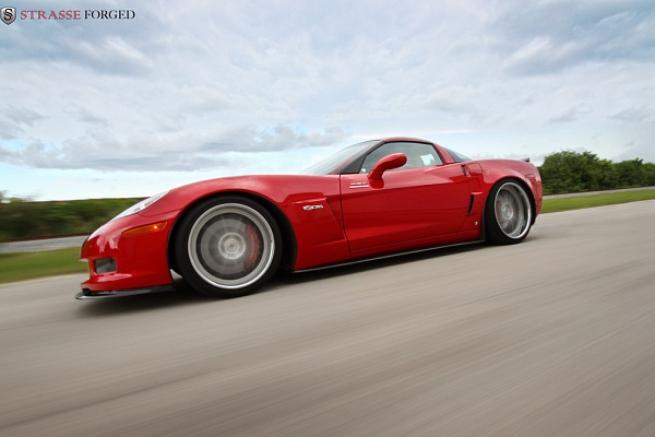 Фото дисков Strasse Wheels R10 Signature Глянцевый лак на Chevrolet Corvette C6