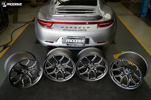 Фото дисков Brixton Forged CM5-R Глянцевый темный лак на Porsche 911 VII