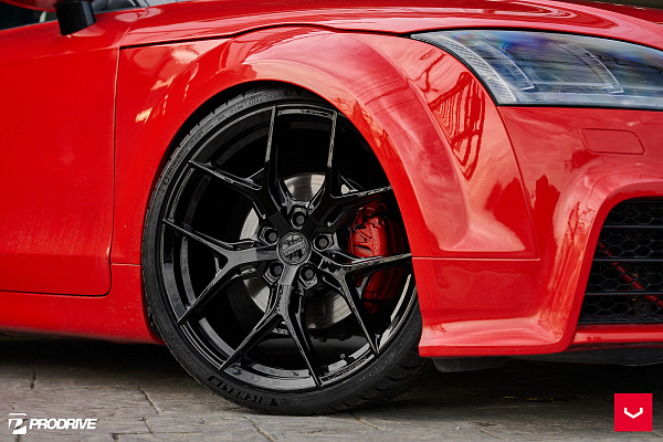 Фото дисков Vossen HF-5 Черный глянец на Audi TT (8J)