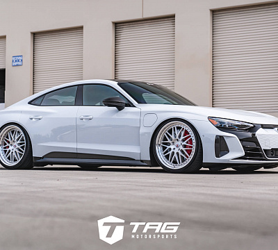 Фото дисков HRE 540C на Audi E-tron GT