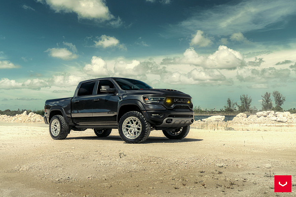 Фото дисков Vossen HFX-1 (6-Lug) Серебро на Ram 1500 V