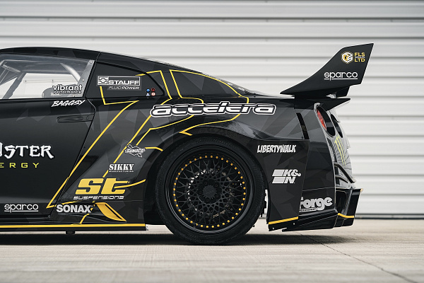 Фото дисков Rotiform LHR Черный сатин на Nissan GT-R