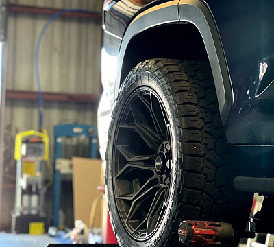 Фото дисков 4PLAY 4P83 на Toyota Sequoia III