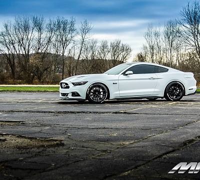 Фото дисков MRR M350 на Ford Mustang VI