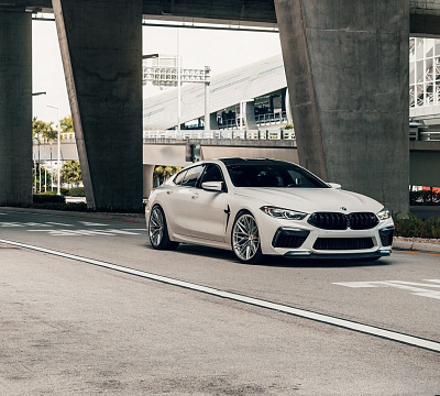 Фото дисков Vossen S21-02 на BMW 8/M8