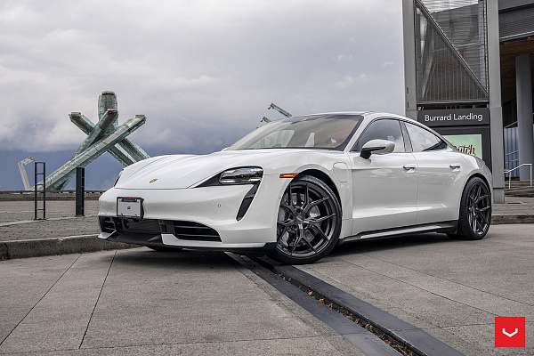 Фото дисков Vossen HF-5 Глянцевый графит на Porsche Taycan I