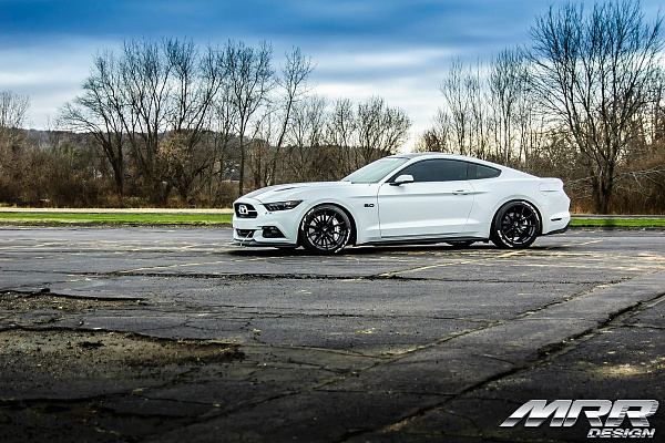 Фото дисков MRR M350 Черный глянец на Ford Mustang VI