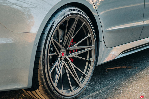 Фото дисков Vossen M-X6 Сатиновая бронза на Audi A/RS 7 (4K)