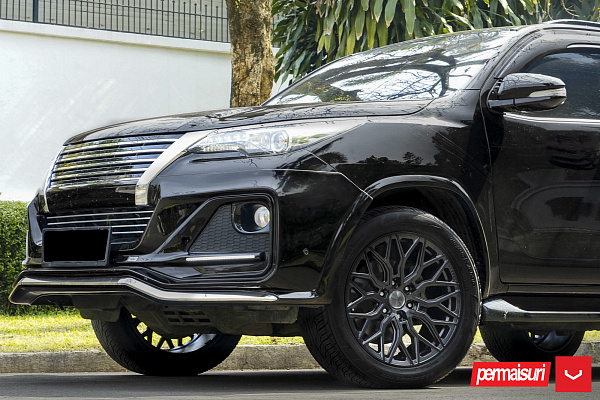 Фото дисков Vossen HF6-3 Сатиновый графит на Toyota Fortuner II