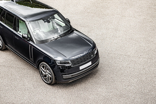 Фото дисков Kahn Type 52 RS Глянцевый тонированный лак на Range Rover V