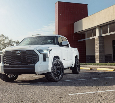 Фото дисков 4PLAY 4P55 на Toyota Tundra III